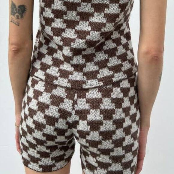 Lisa Says Gah Lucinda Shorts in Vintage Rug Mocha High Rise Knit LSG - Picture 8 of 12